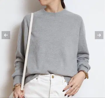 CAPRI 크루넥 풀오버 새상품 시착만 한 상품 택 없음