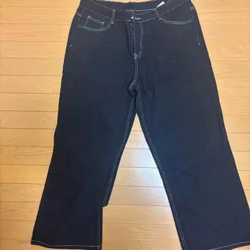 블랙 스트레이트 데님