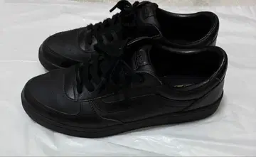 새상품급 VANS 블랙 스니커즈