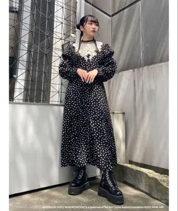 jouetie 쥬에티 웬즈데이 콜라보 레이스 칼라 원피스 블랙 꽃무늬