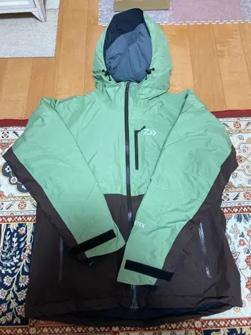 다이와 DW1922 GORE-TEX 상하의 사이즈 L 새상품급!