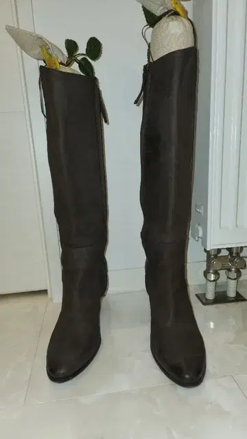 다크 브라운 롱 부츠 중간 굽