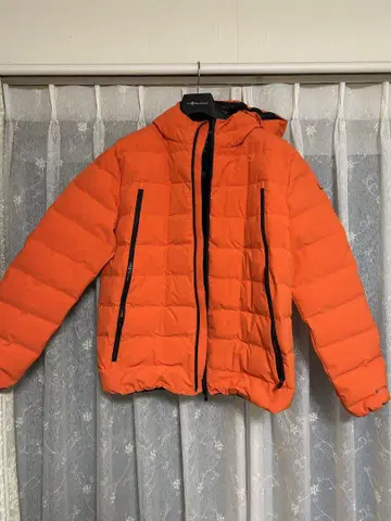 UBR 우버 오렌지 후드 부착 다운 자켓