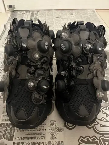 noir kei ninomiya 펌프 퓨리 꽃 블랙