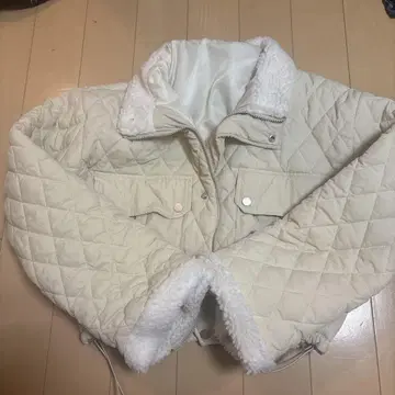 아이보리 퀼팅 자켓 S