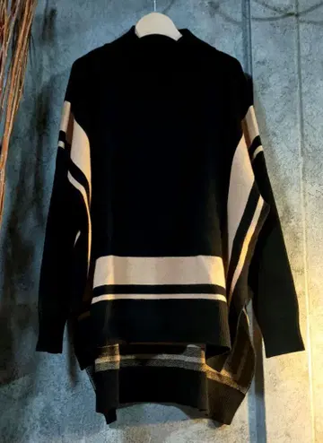 부즈루드 하이넥 니트