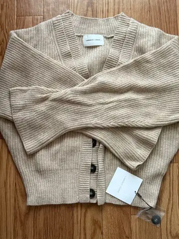 카프리슈 레마쥬 CAPRICIEUX LE'MAGE 버튼 가디건