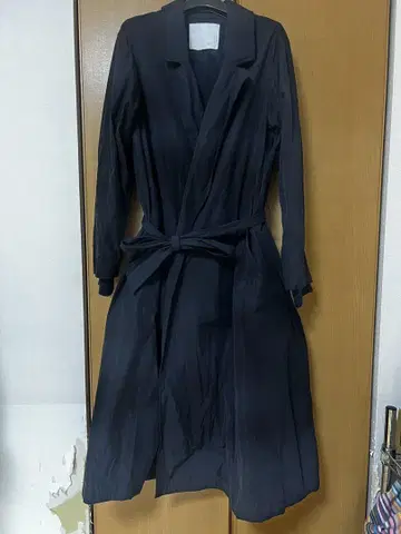 AK+1 네이비 랩 코트