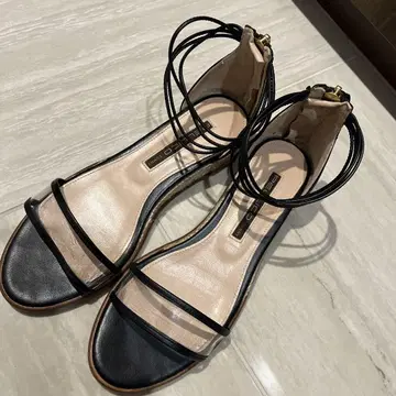 PELLICO 블랙 스트랩 샌들