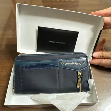 사만사 킹즈 네이비 장지갑