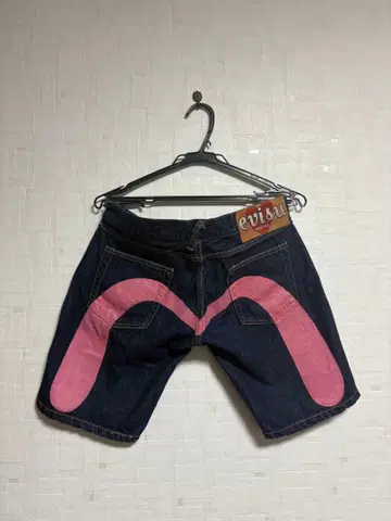 evisu 핑크 자수 숏팬츠