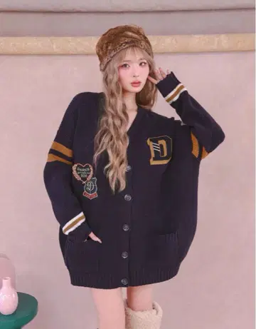 Darich 다리치 칼리지 와펜 V넥 니트 가디건 네이비