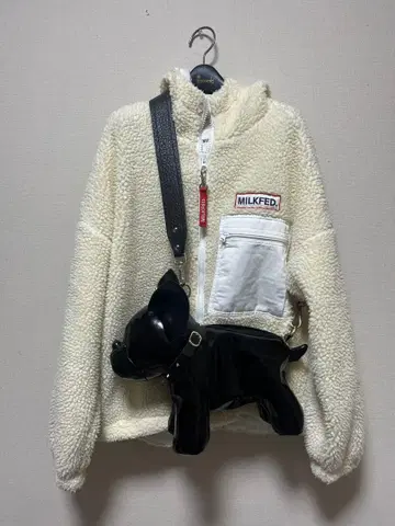 새상품급 밀크 페도 백 로고 보아 후드티