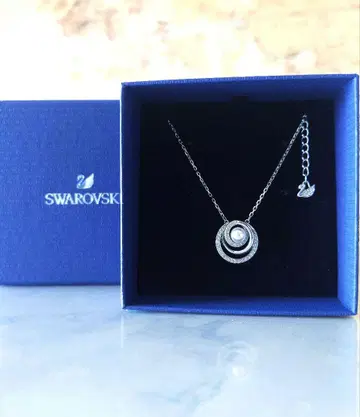 새상품 SWAROVSKI Free 펄 목걸이 스와로브스키