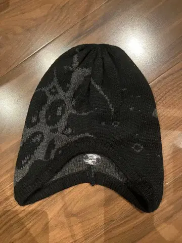 SAN SAN GEAR SPIKE EAR FLAP 비니 블랙