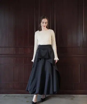 Acka. balloon satin skirt