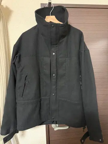 SILVER AND GOLD 자켓