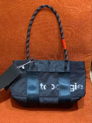 topologie 블랙 사코슈