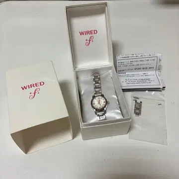WIRED 여성용 손목시계 실버