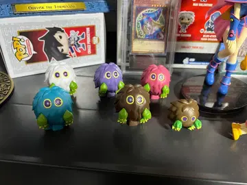 유희왕 블랙 매지션 피규어 세트와 다수의 아이템