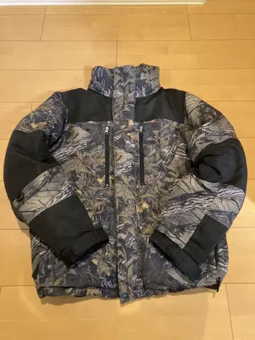 다운 자켓 리얼 트리