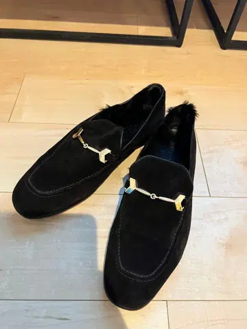 지미추 퍼 안감 스웨이드 로퍼 42