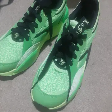 미사용 PUMA x 라멜로볼 LaFrance 콜라보 스니커즈