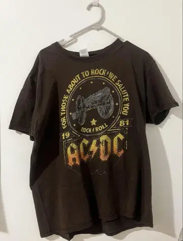 ACDC 1981 락 T셔츠 브라운