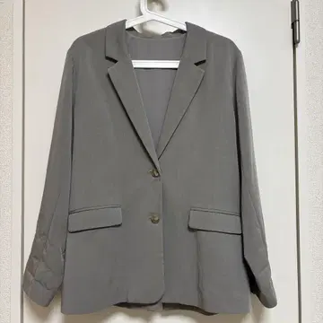 유이티엠 니 huitieme nid 노카라 그레이 자켓