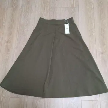 올리브 플레어 스커트 사이즈 38