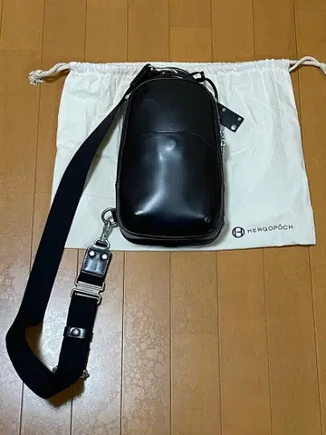 HERGOPOCH 천연 가죽 원 숄더백 블랙