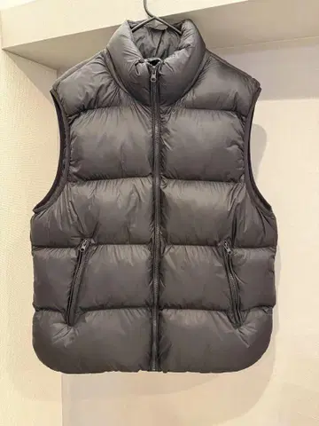 ZARA 남성용 퍼프 다운 베스트 블랙 L 사이즈