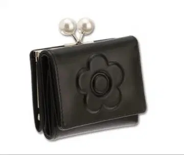 최종 가격 인하 새상품 마리콴트 엠보싱 데이지 펄 미니 지갑