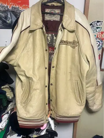 AVIREX 화이트 가죽 자켓