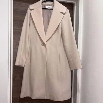 새상품급 PINORE 화이트 코트 size 38