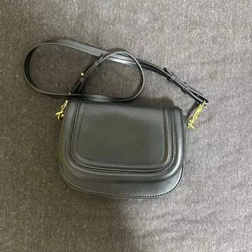 ZARA 블랙 숄더백