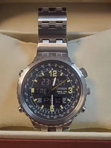 CITIZEN C460-L20506TA 월드 타임 반전 액정 디지털
