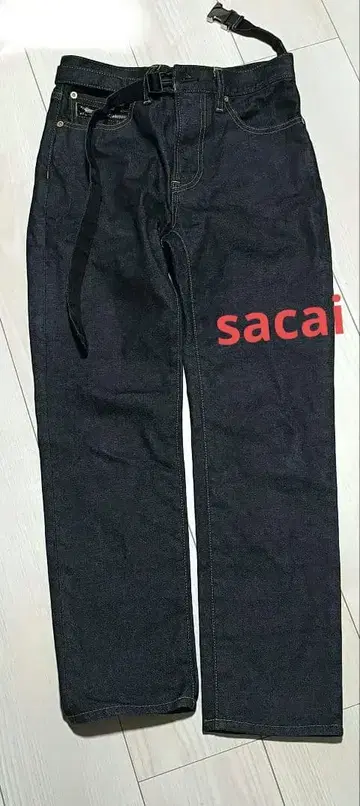 sacai 스트레이트 데님 벨트 포함