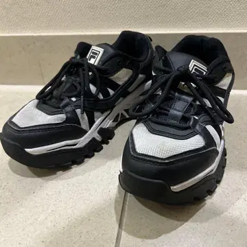 FILA 스니커즈 25.0