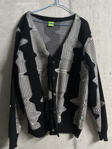 HUF 기하학 패턴 가디건