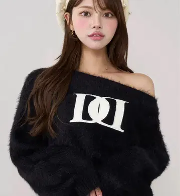 Darich DD 로고 원숄더 니트탑