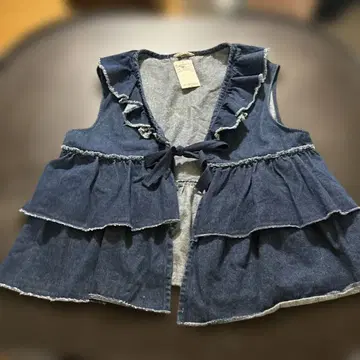 데님 프릴 베스트