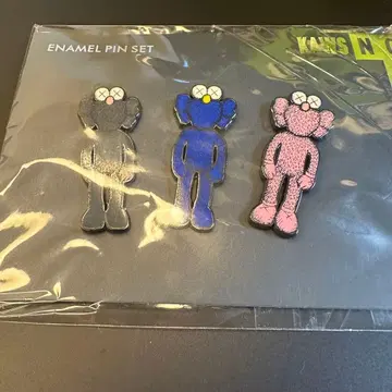 카우스 Kaws 핀 배지 세트 ENAMEL PINSET