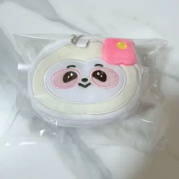 NiziU ANO