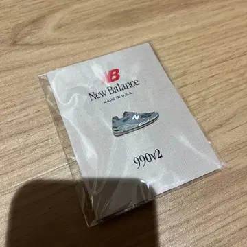 [ 990V2 ] 뉴발란스 핀 배지
