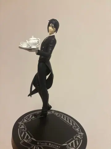 세바스찬 미카엘리스 피규어