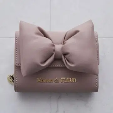 [ 컨디션 최상 ] Maison de FLEUR 볼륨 리본 지갑 핑크