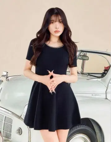 [ Darich ] 블랙 A라인 미니 원피스 반팔