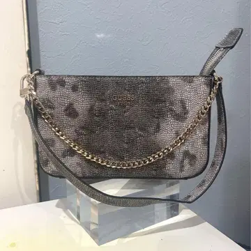 GUESS 레오파드 무늬 백