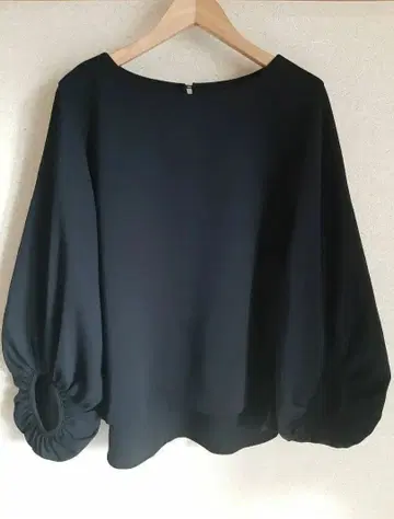 anana 벌룬 슬리브 블라우스 블랙 볼륨 슬리브